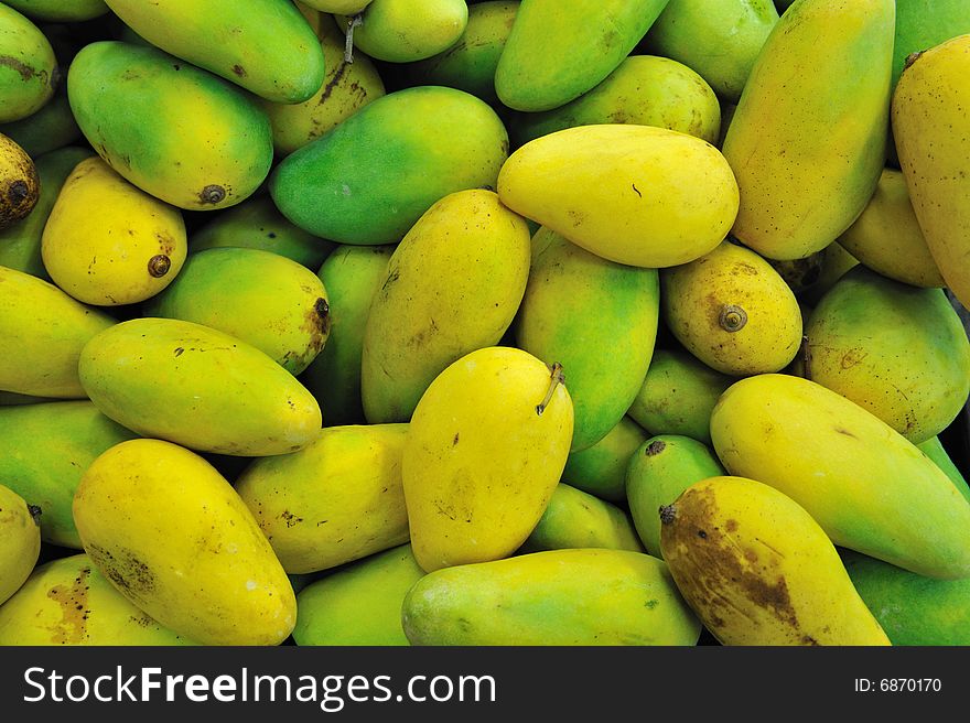 Fresh mangoes in the market