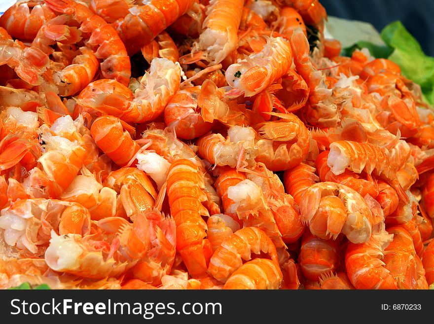 Shrimps at the market arrangement, boiled, buffet