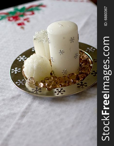 Snowflake candle group decorated with glass rocks