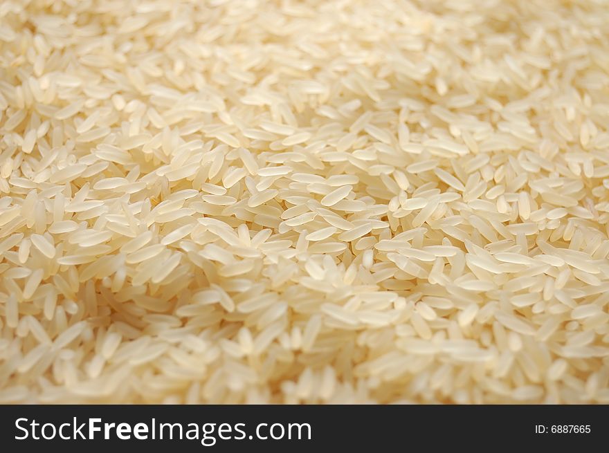 Many yellowish grains of the steamed rice