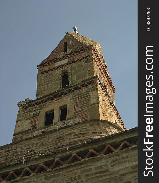 Tour. Church of Densus a city in the country Hateg is located at a few kilometers of Ulpia Traiana Sarmisegetusa and still keep secrets.. so that no one can say with certainty when it was built. Certainly 1 thing: this is currently the oldest church in Romania