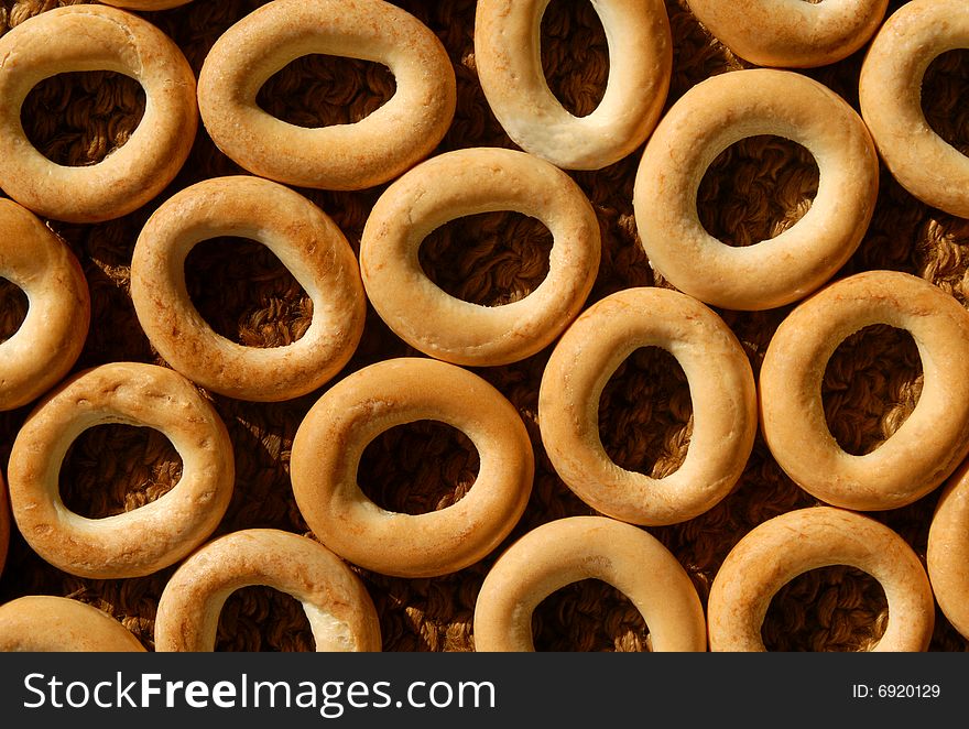 A lot of gold baked bread rings