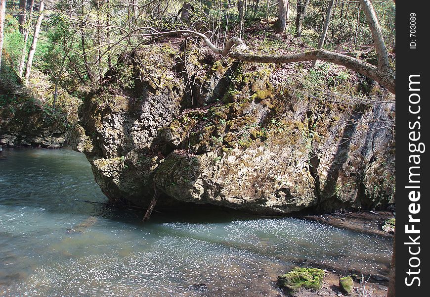 This is a rock formation in the middle of the river caused by glacier movements. This is a rock formation in the middle of the river caused by glacier movements