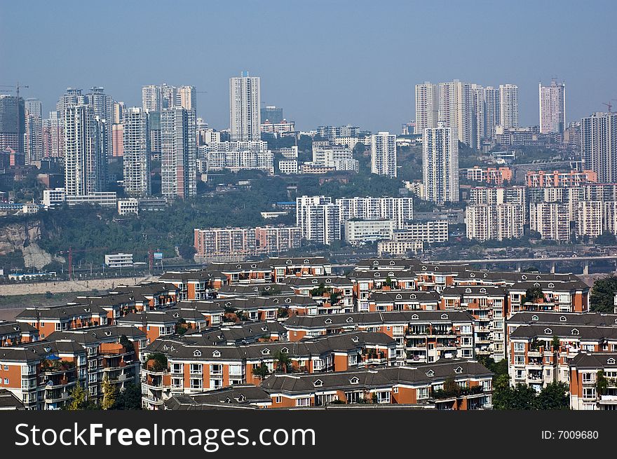 Yangtze River on both sides of the community. Yangtze River on both sides of the community