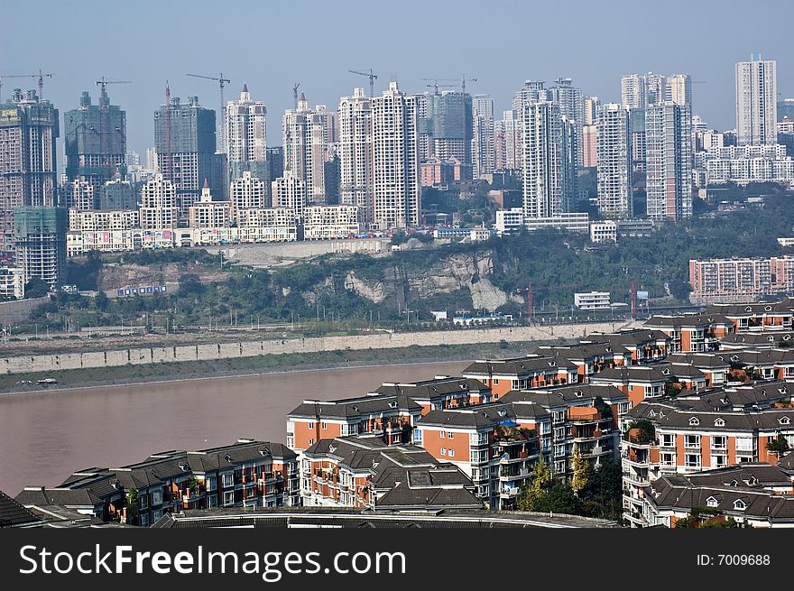 Yangtze River on both sides of the community. Yangtze River on both sides of the community