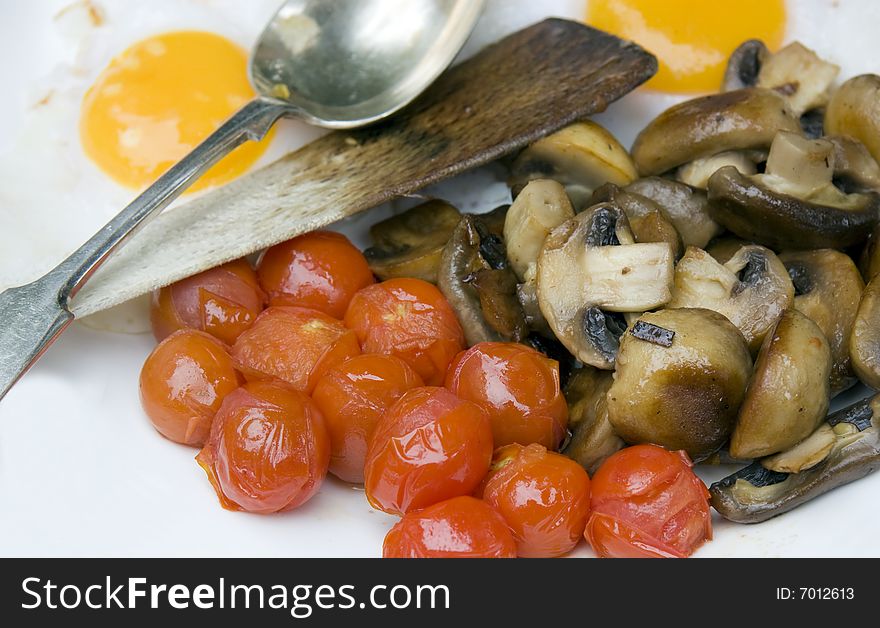 Cherry tomatoes mushroom and egg breakfast. Cherry tomatoes mushroom and egg breakfast