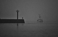Ship In Port (fog). Royalty Free Stock Photography Ship In Port (fog). Royalty Free Stock Photography
