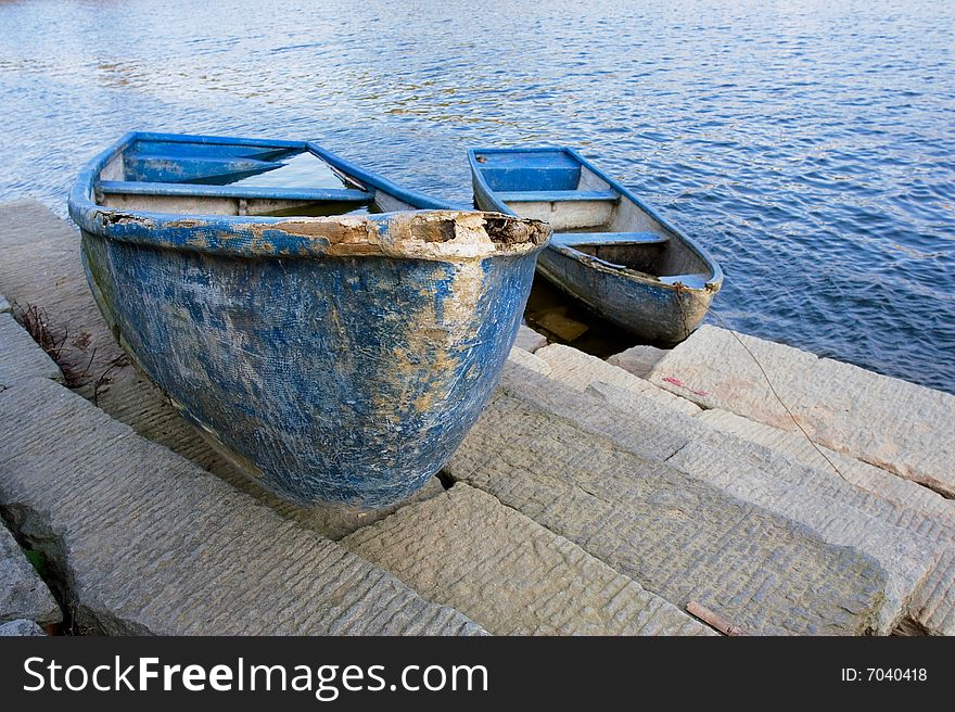 The blue boat in sunshine