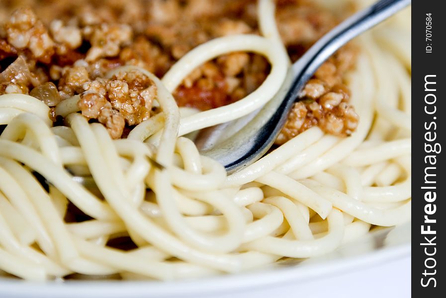 Fresh spaghetti with meat and tomato sauce