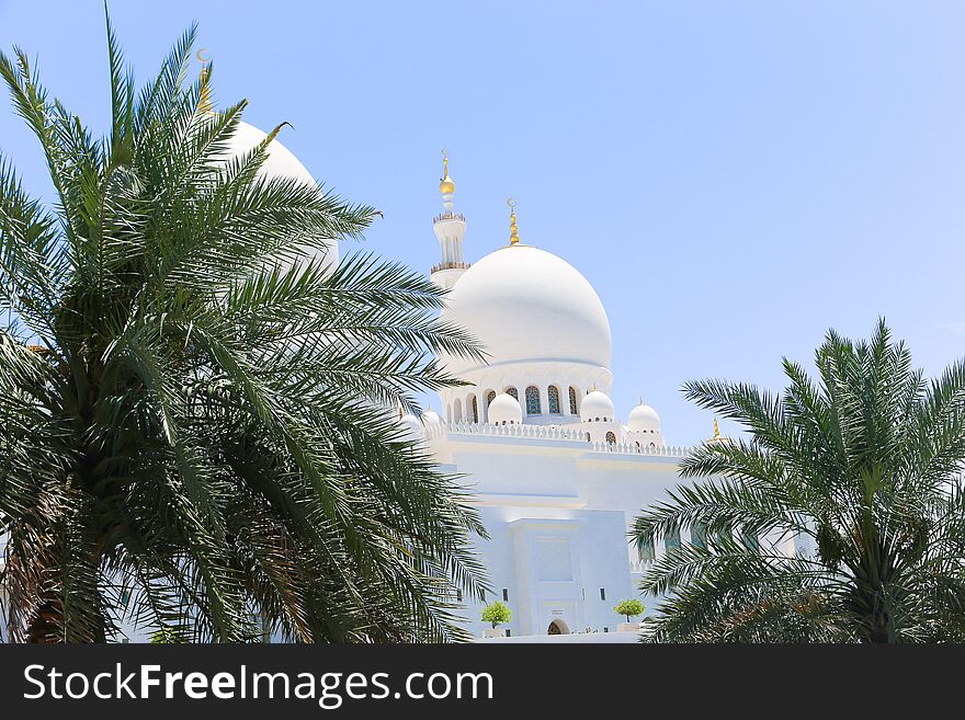 View of famous Sheikh Zayed Grand Mosque in Abu Dhabi. It is the largest mosque in UAE and the eighth largest mosque in the world. View of famous Sheikh Zayed Grand Mosque in Abu Dhabi. It is the largest mosque in UAE and the eighth largest mosque in the world.