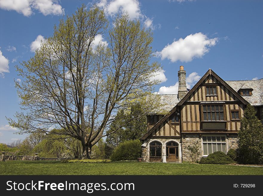 Sky, grass and house