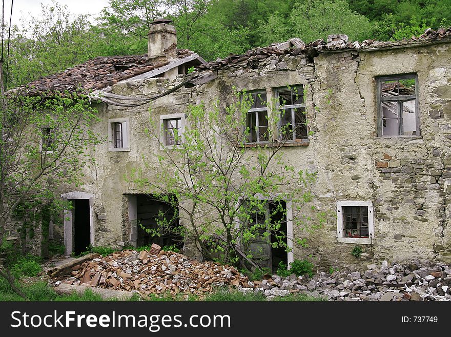 Old Crumbled House