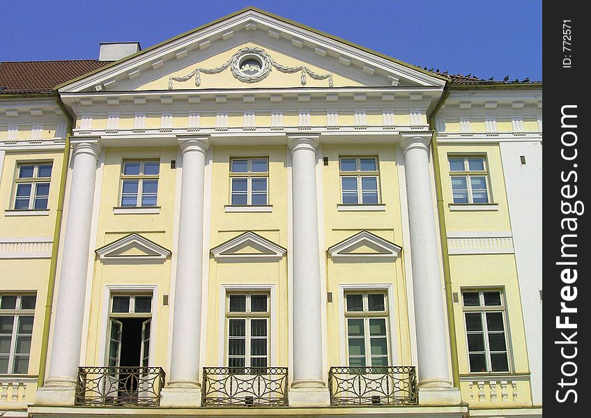 Historic building with windows and colomns