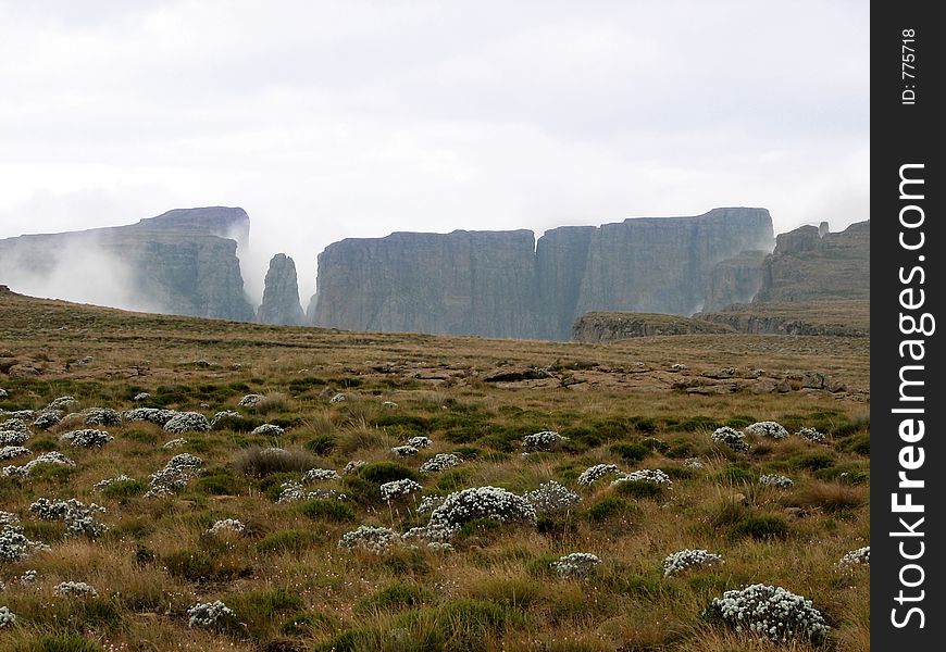 Drakensberg photo of a peak called The Devils Toothpick