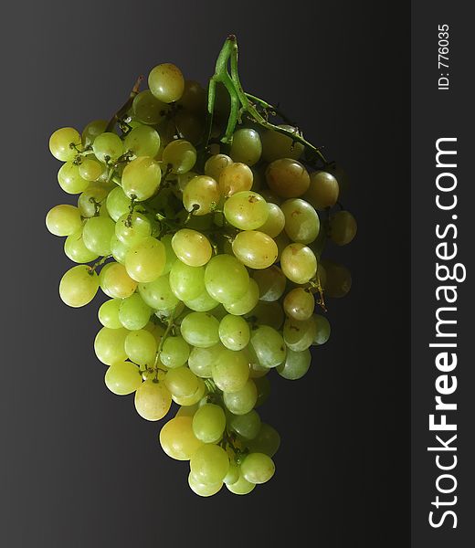 Green grapes with clipping path