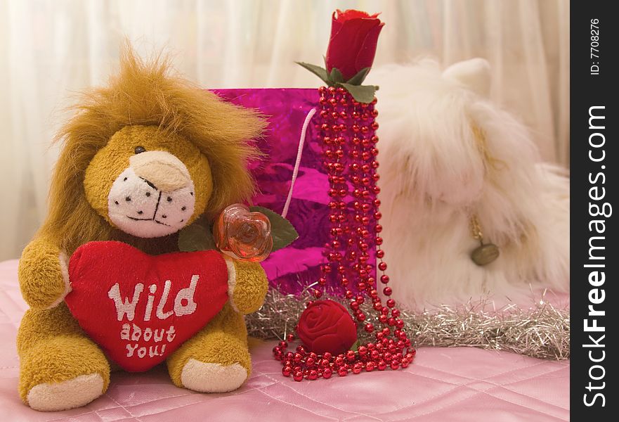 Soft toys and other Valentine's Day gifts. Soft toys and other Valentine's Day gifts