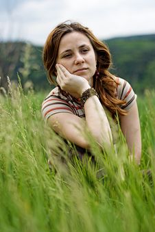 Beautiful Girl Lying Down Of Grass Royalty Free Stock Photography Beautiful Girl Lying Down Of Grass Royalty Free Stock Photography