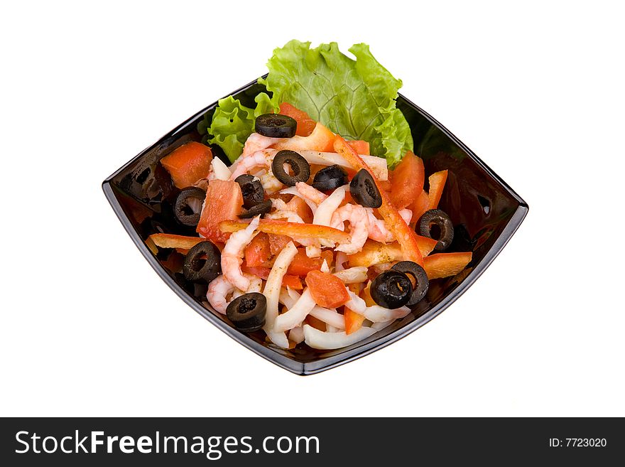 Salad of shrimp, mixed greens and tomatoes