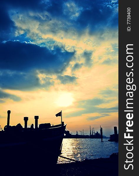 Image of a sunset at the harbor in Hamburg,Germany