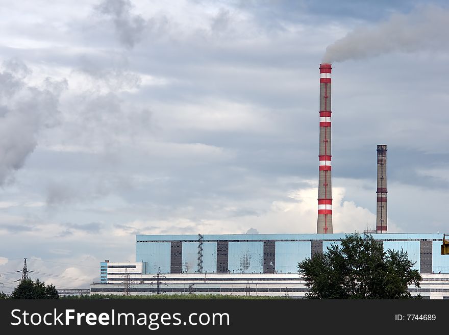 Coal power plant with pipes