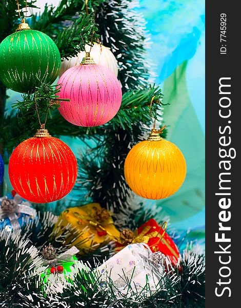 Holiday Tree With Decoration