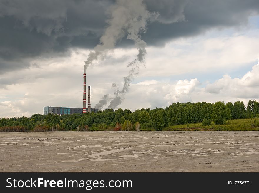 Power plant and ash-disposal area