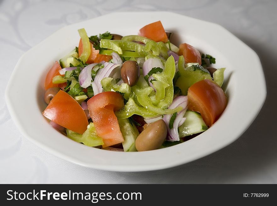The famous Greek salad without cheese