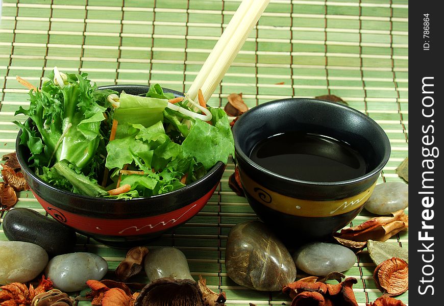 Chinese salad ready for eat in a restaurant