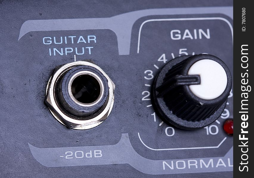 Knobs on a guitar amplifier