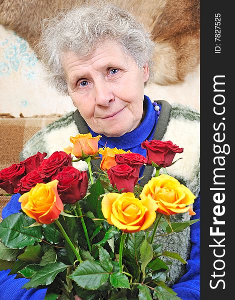 Portrait adult woman with bouquet rose