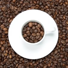 Background With White Cup And Coffee Beans Royalty Free Stock Images Background With White Cup And Coffee Beans Royalty Free Stock Images