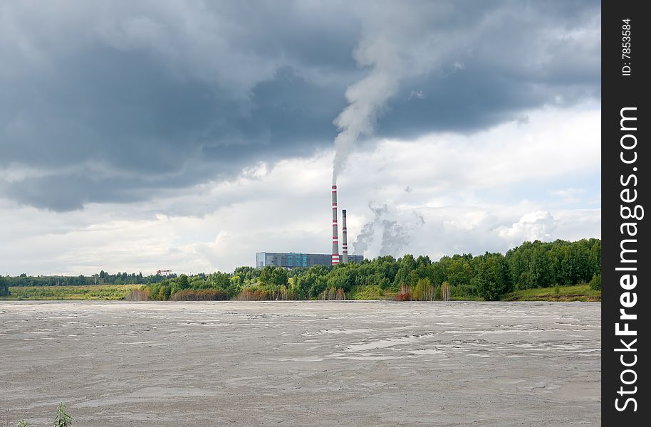 Power plant and ash-disposal area