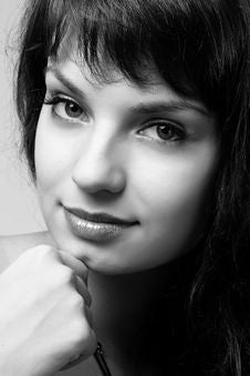 Bw Portrait Of A Young Woman Royalty Free Stock Image