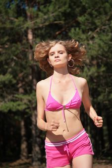 Young Girl Runs Royalty Free Stock Images Young Girl Runs Royalty Free Stock Images