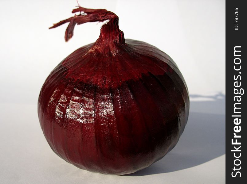 Red onion to make the salad tastier.