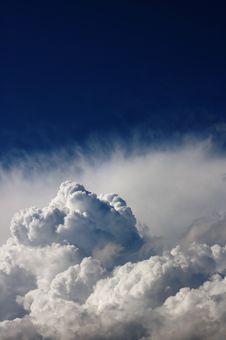 Dramatic Storm Clouds Vertical Royalty Free Stock Images Dramatic Storm Clouds Vertical Royalty Free Stock Images