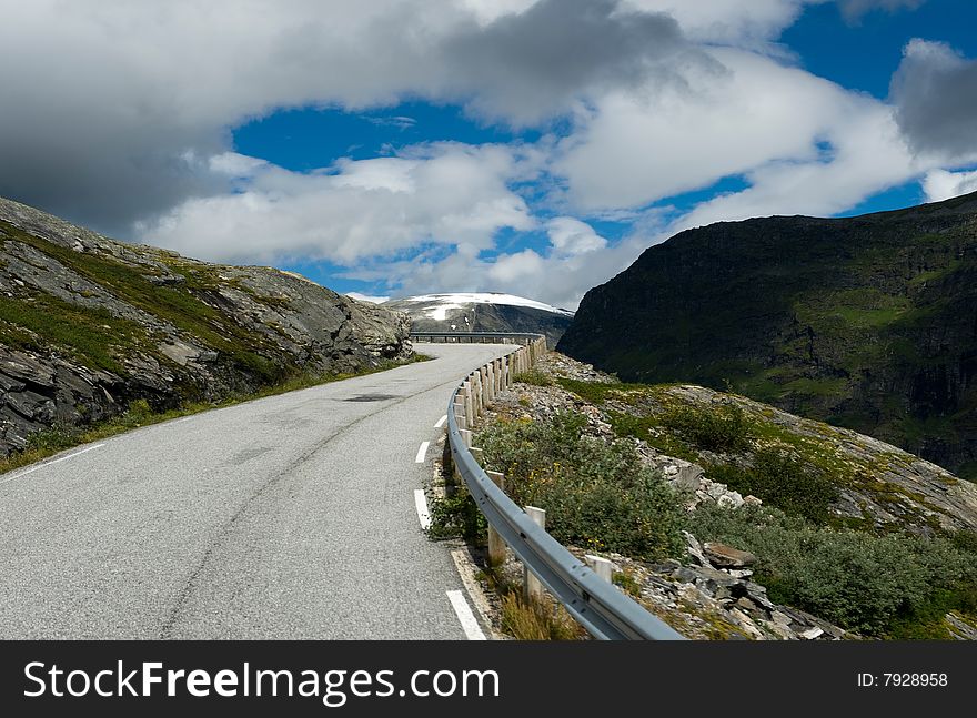 Mountain roads of Norway, north beauty