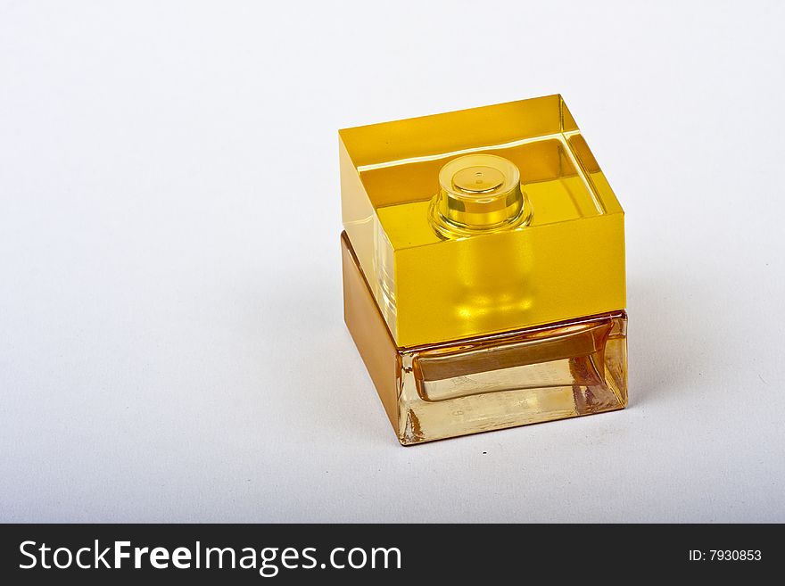 Cube perfume