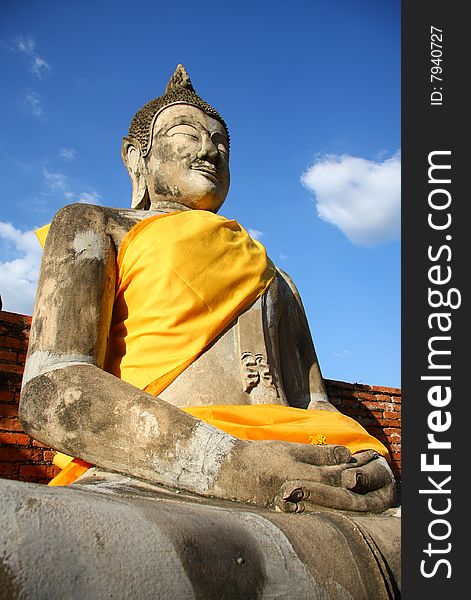 Wat Yaichaimongkol in Ayutthaya .
Buddha have blue sky. Wat Yaichaimongkol in Ayutthaya .
Buddha have blue sky.