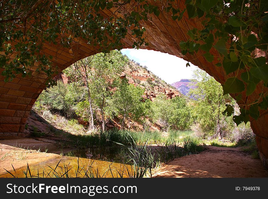 This bridge is located in the beautiful Zion Park trail. This bridge is located in the beautiful Zion Park trail.