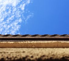 Textured Wall And Sky Royalty Free Stock Photography Textured Wall And Sky Royalty Free Stock Photography