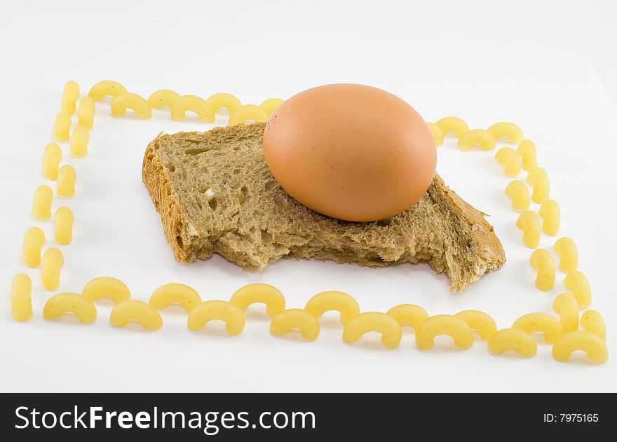 Bread with an egg after a fence