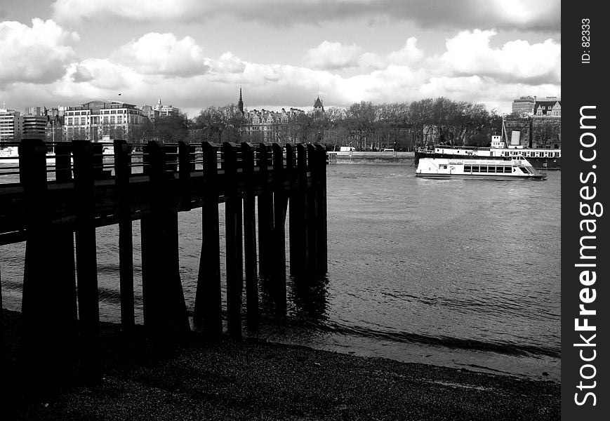 This is one of many wonderful views of the River Thames that runs through central London. This is one of many wonderful views of the River Thames that runs through central London.