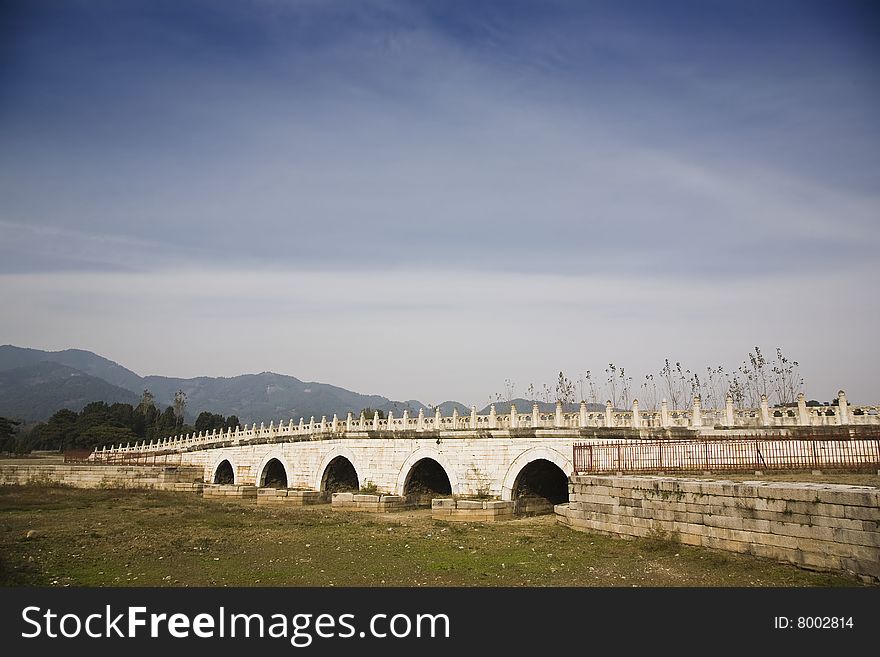 A long history of the five-hole bridge, in the qing east tombs.