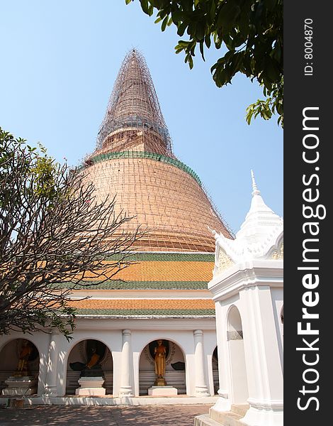 The repairing of Phra Pa Thom Jedi, one of the greatest pagoda of Thailand, Nakon Pa Thom Province, Thailand. The repairing of Phra Pa Thom Jedi, one of the greatest pagoda of Thailand, Nakon Pa Thom Province, Thailand.