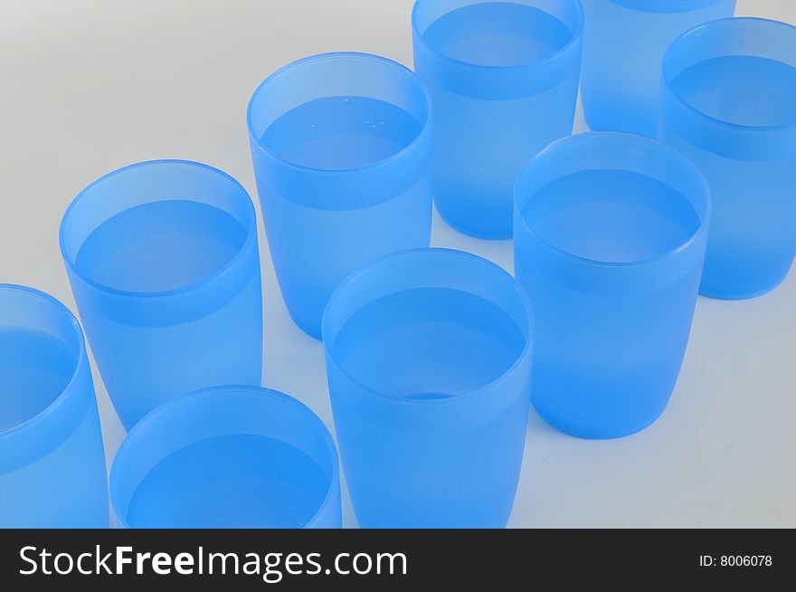 Some transparent plastic beaker,blue color. Some transparent plastic beaker,blue color.