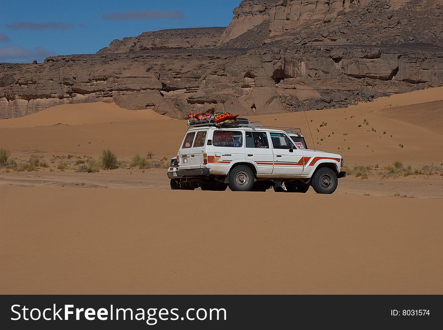 Jeep in sahara exploration