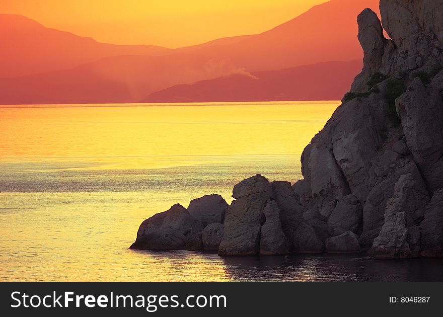 Beautifull colored sunset on the sea. Beautifull colored sunset on the sea