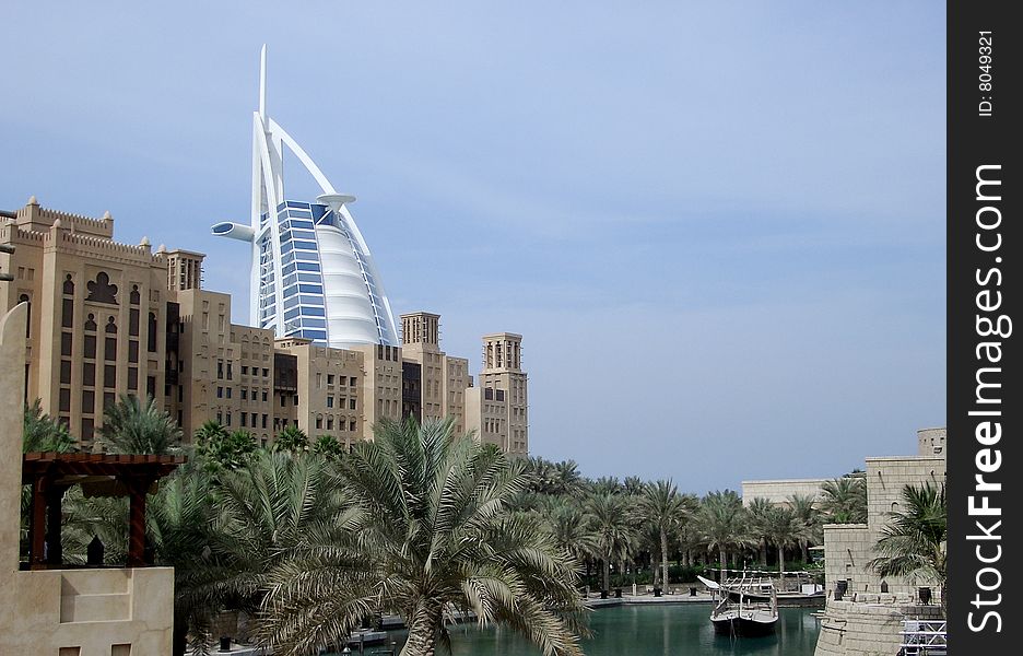 Dubain Hotel Burj Al Arab and palms