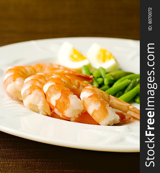 Delicious salad of shrimps with eggs and green beans